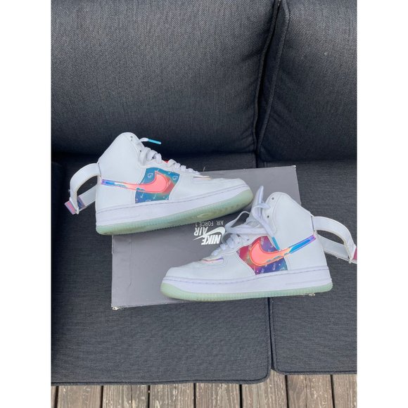 Nike White and Multicolor Women's Sneakers - Picture 9 of 12